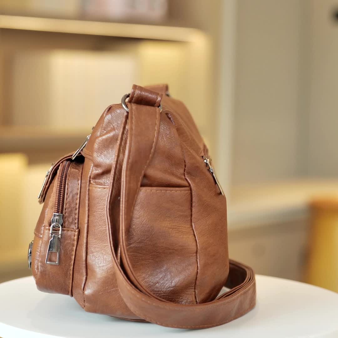 Zoey™ - Chic Heart Charm Crossbody Bag