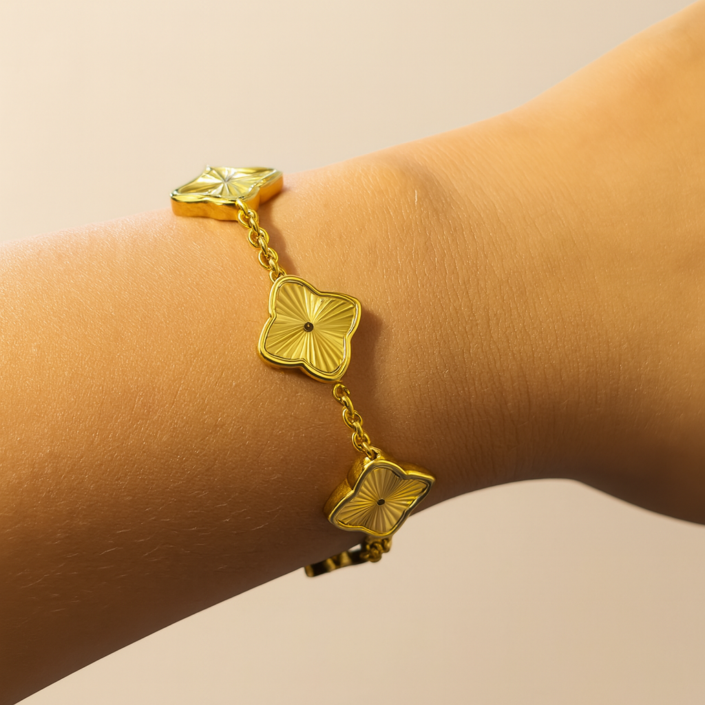 Briana | Textured Multi Clover Bracelet - 18K Gold Plated Waterproof