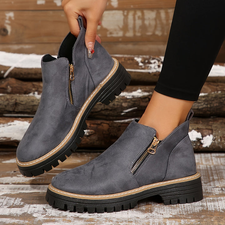 Margrett™ | Sturdy boots with zip closure