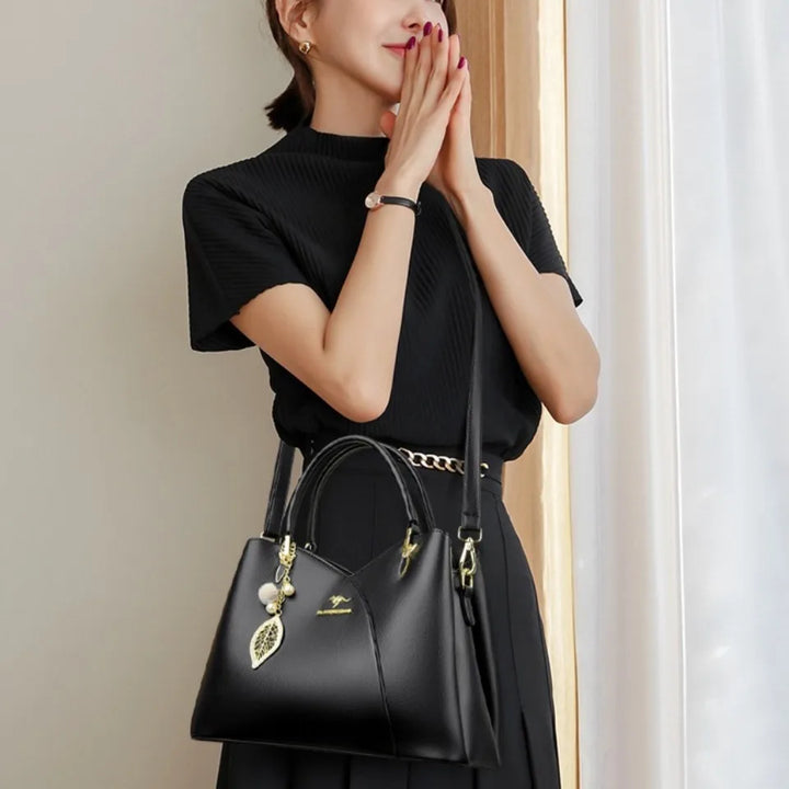 FELINA | BLACK SHOULDER BAG